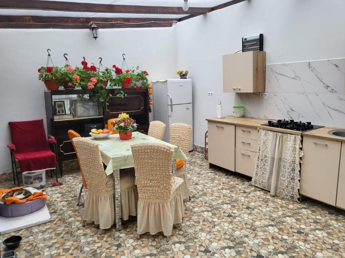 Apartament Cu Terasa Si Gratar Apartment Satu Mare Bagian luar foto