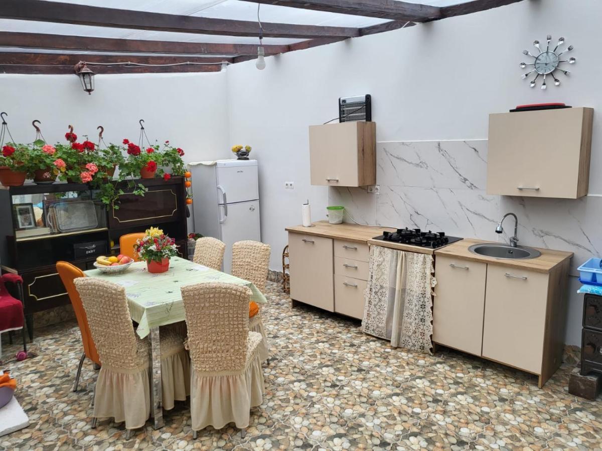 Apartament Cu Terasa Si Gratar Apartment Satu Mare Bagian luar foto